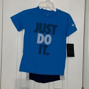 NWT boys Nike 2pc short set.